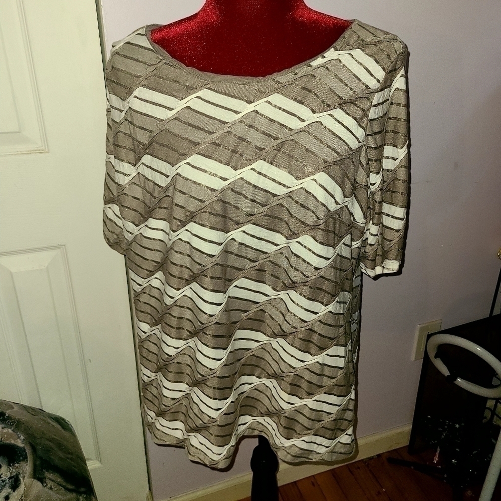 Dress Barn Woman's Striped Tee Shirt Sz 1X.